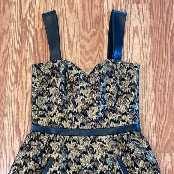 NWT Sezane Robe Simone Noir Dore Black Gold Leather Small Luxury Maximalist - Picture 4 of 16